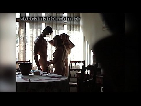 ❤️ Spolni prijatelji povabijo ogromnega moškega in trojček z njim Sex video na sl.dewporn.ru ️❤