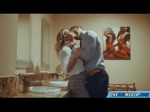 ❤️ Ko vas prsata blondinka zapelje na javnem stranišču Sex video na sl.dewporn.ru ️❤